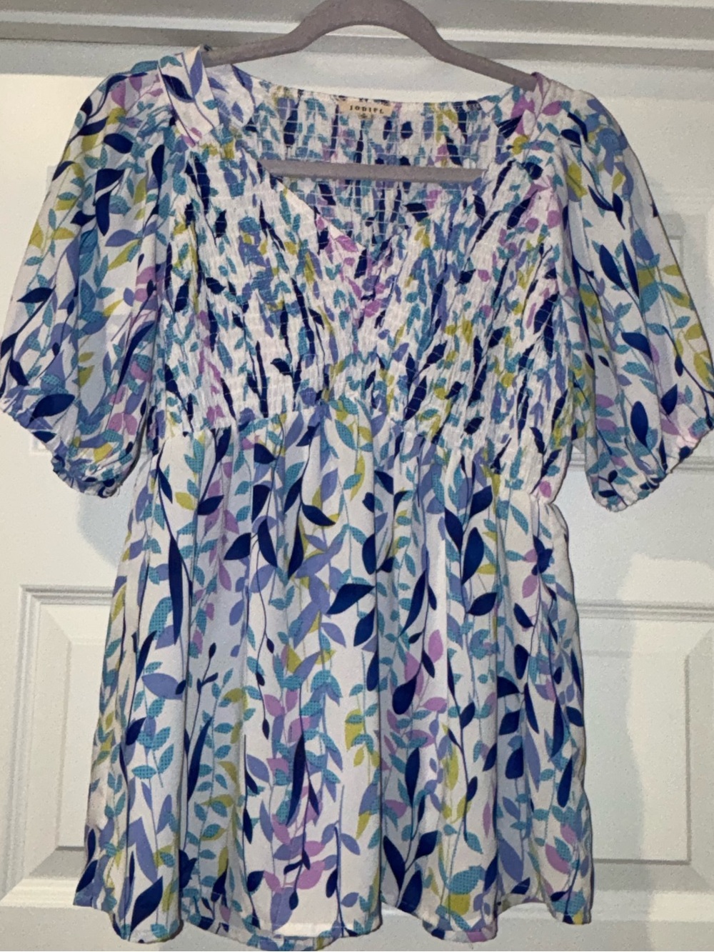 JODIFL Smocked Leaf Print Puff Sleeve Blouse – Small